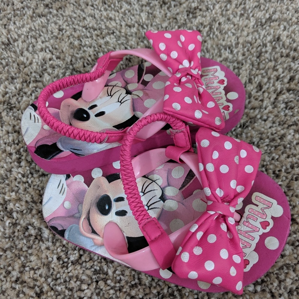 Minnie mouse flip flops